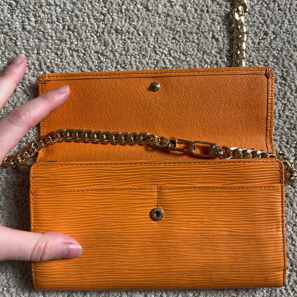 Authentic Louis Vuitton Epi leather Sarah wallet on chain crossbody - Picture 6 of 8